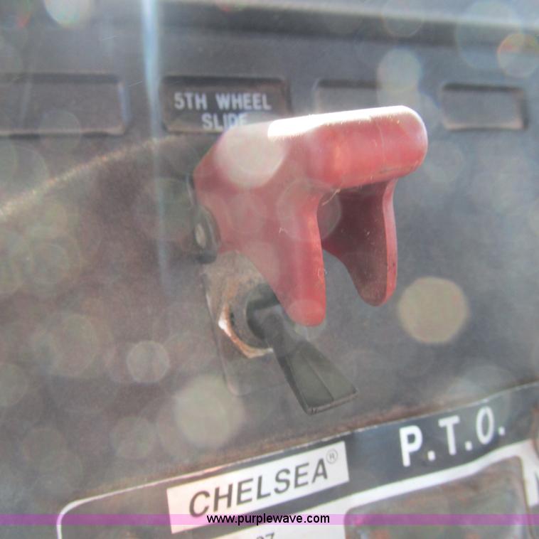 image for item L5345 1993 Mack CH613 semi truck