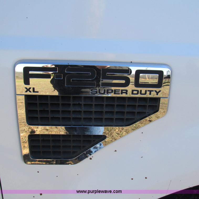 image for item L5347 2008 Ford F250 Super Duty XL SuperCab pickup truck