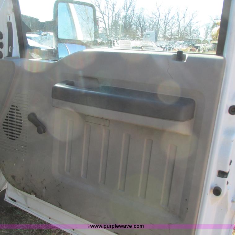 image for item L5347 2008 Ford F250 Super Duty XL SuperCab pickup truck