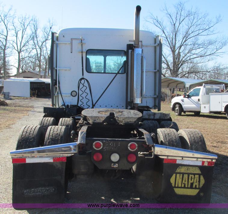 image for item L5348 2000 Freightliner Century Classic semi truck