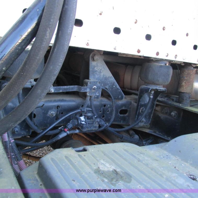 image for item L5348 2000 Freightliner Century Classic semi truck