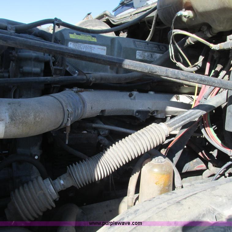 image for item L5348 2000 Freightliner Century Classic semi truck