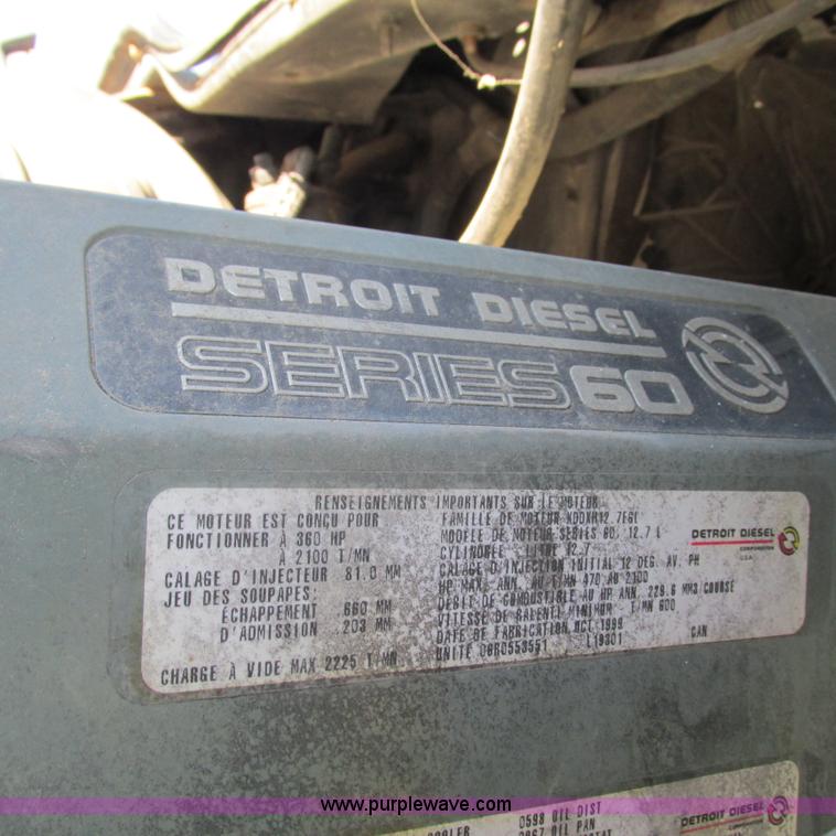 image for item L5348 2000 Freightliner Century Classic semi truck