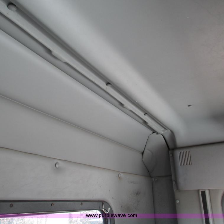 image for item L5348 2000 Freightliner Century Classic semi truck