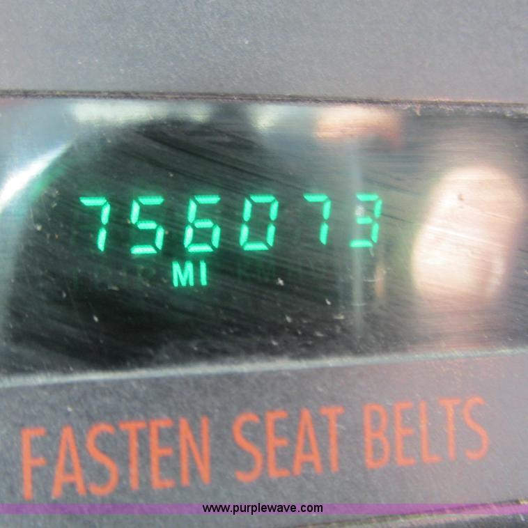 image for item L5348 2000 Freightliner Century Classic semi truck