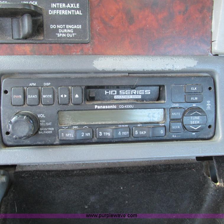 image for item L5348 2000 Freightliner Century Classic semi truck