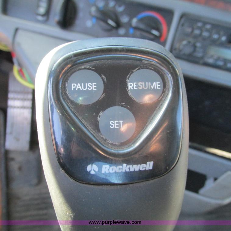 image for item L5348 2000 Freightliner Century Classic semi truck