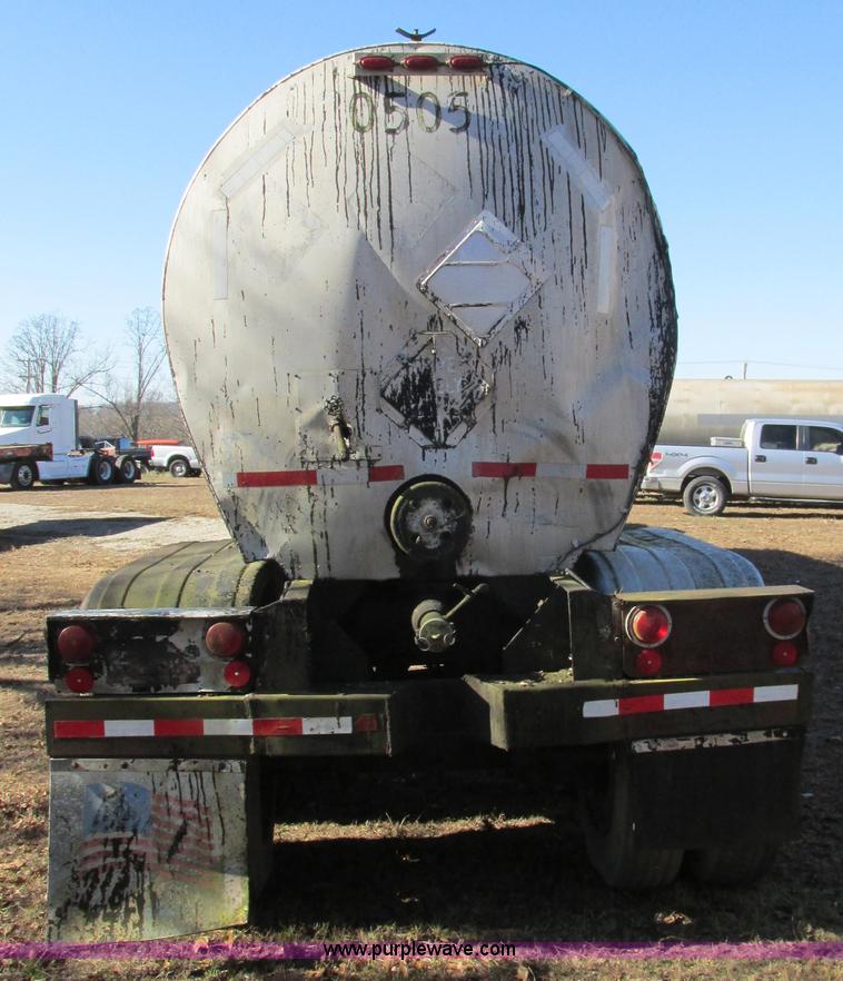 image for item L5349 1980 Fruehauf TEHE2-R7000 tank trailer