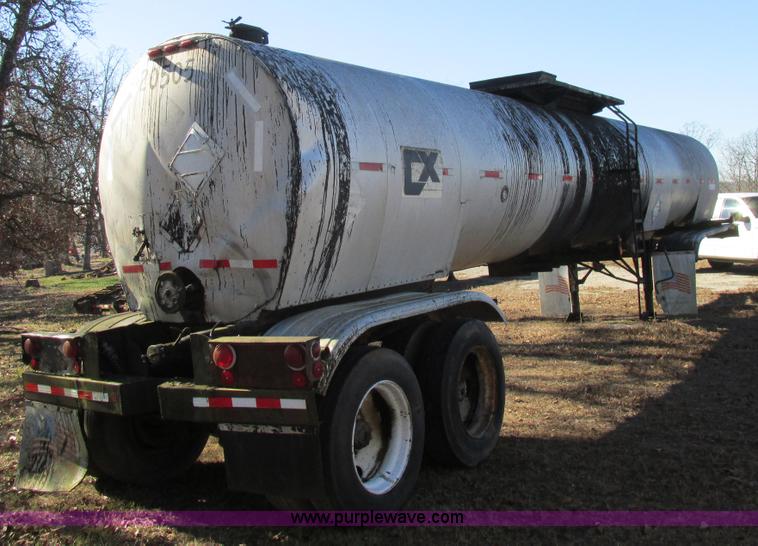 image for item L5349 1980 Fruehauf TEHE2-R7000 tank trailer