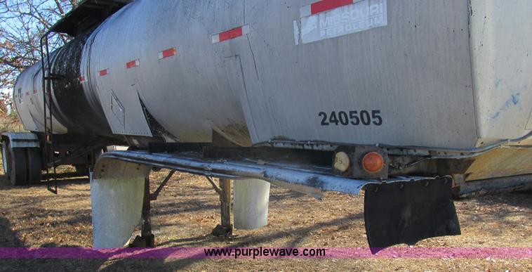 image for item L5349 1980 Fruehauf TEHE2-R7000 tank trailer