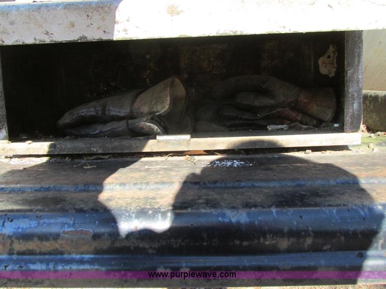 image for item L5349 1980 Fruehauf TEHE2-R7000 tank trailer