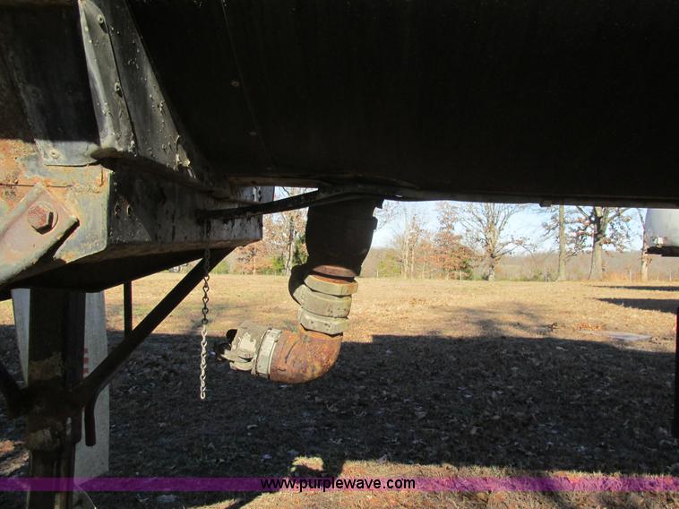 image for item L5349 1980 Fruehauf TEHE2-R7000 tank trailer