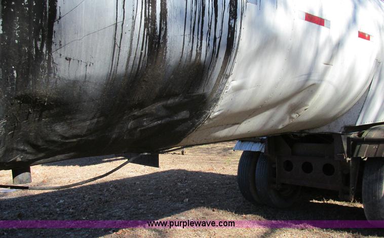 image for item L5349 1980 Fruehauf TEHE2-R7000 tank trailer