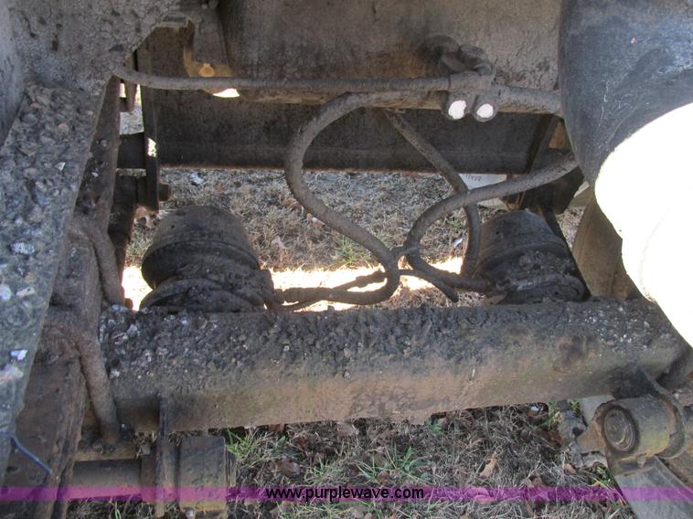 image for item L5349 1980 Fruehauf TEHE2-R7000 tank trailer