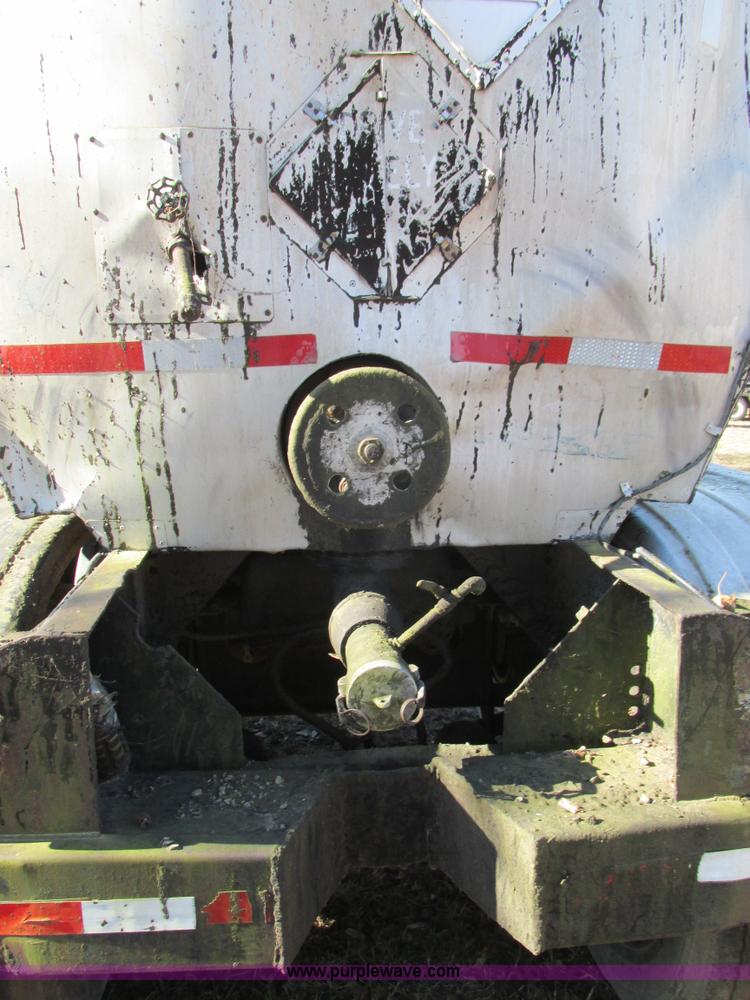 image for item L5349 1980 Fruehauf TEHE2-R7000 tank trailer