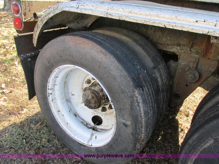 image for item L5349 1980 Fruehauf TEHE2-R7000 tank trailer