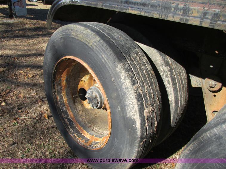 image for item L5349 1980 Fruehauf TEHE2-R7000 tank trailer