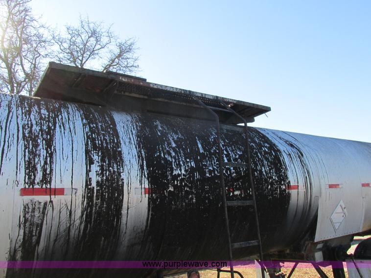 image for item L5349 1980 Fruehauf TEHE2-R7000 tank trailer