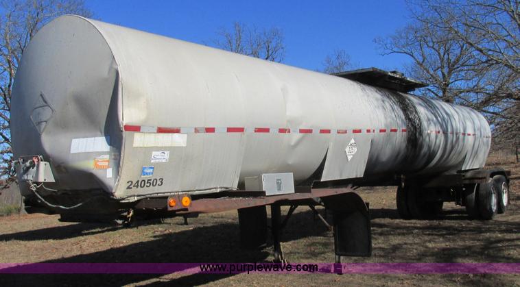 image for item L5350 1981 Fruehauf TEH-F2-R7000 tank trailer