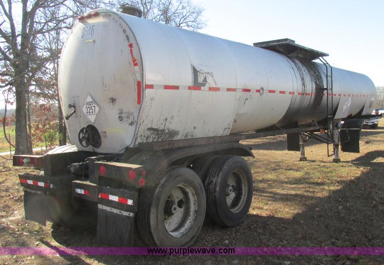 image for item L5350 1981 Fruehauf TEH-F2-R7000 tank trailer