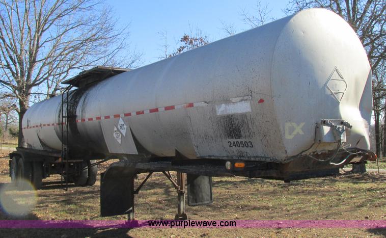 image for item L5350 1981 Fruehauf TEH-F2-R7000 tank trailer