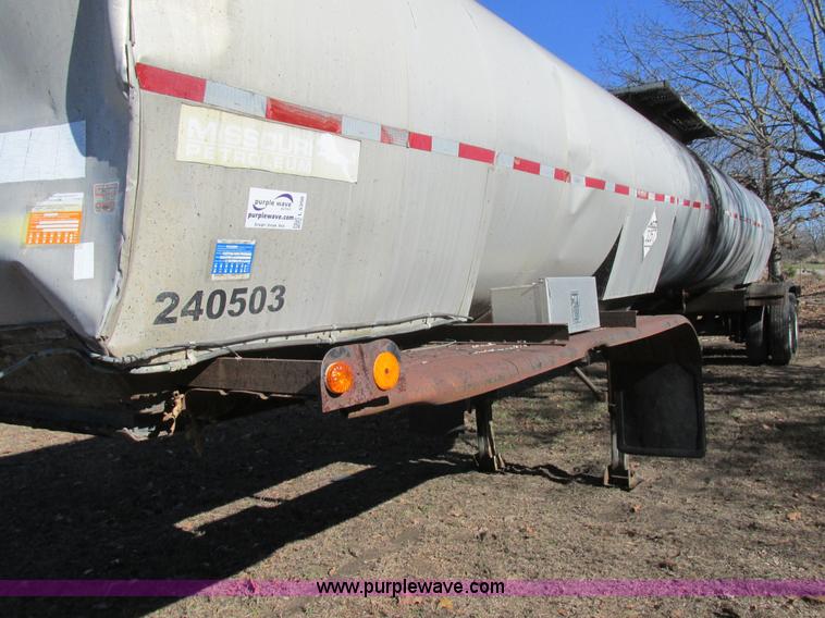 image for item L5350 1981 Fruehauf TEH-F2-R7000 tank trailer