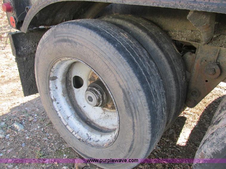 image for item L5350 1981 Fruehauf TEH-F2-R7000 tank trailer