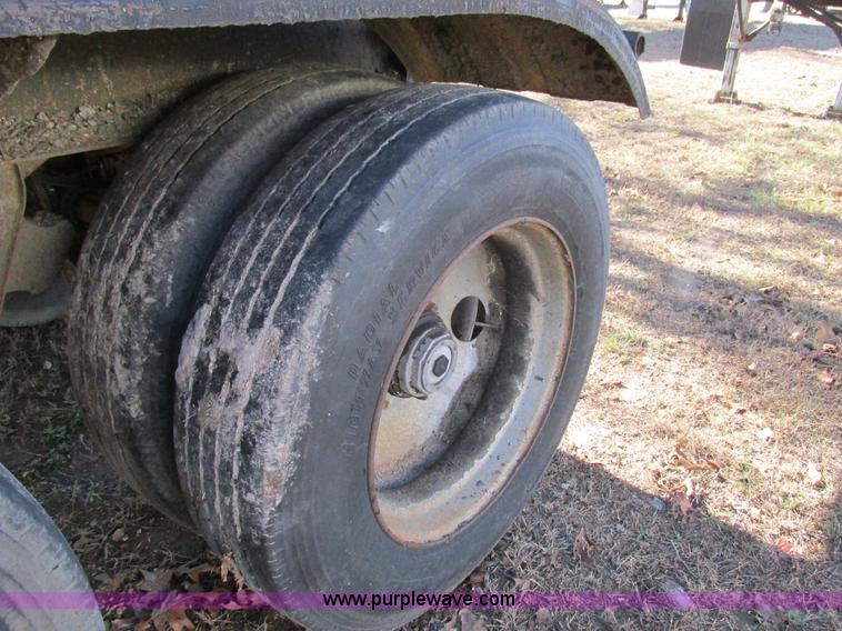 image for item L5350 1981 Fruehauf TEH-F2-R7000 tank trailer