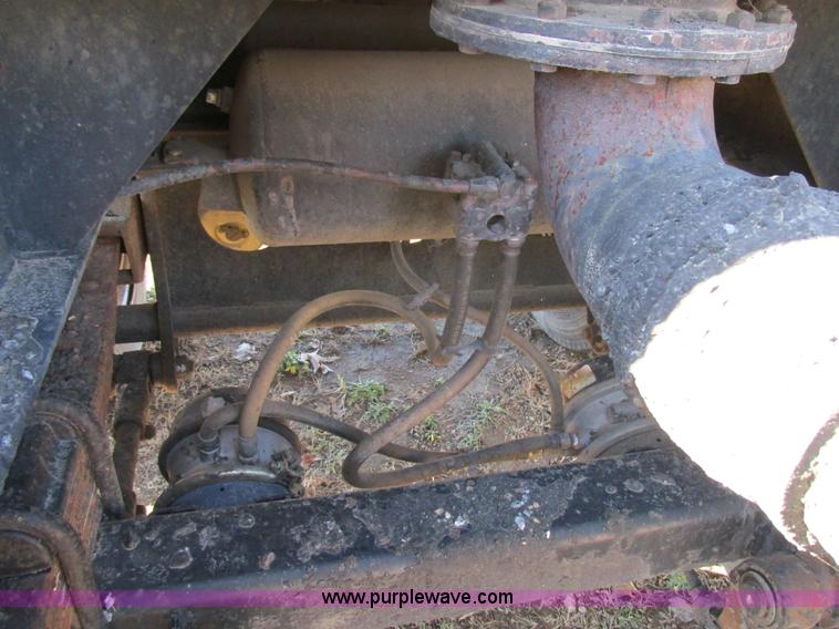 image for item L5350 1981 Fruehauf TEH-F2-R7000 tank trailer