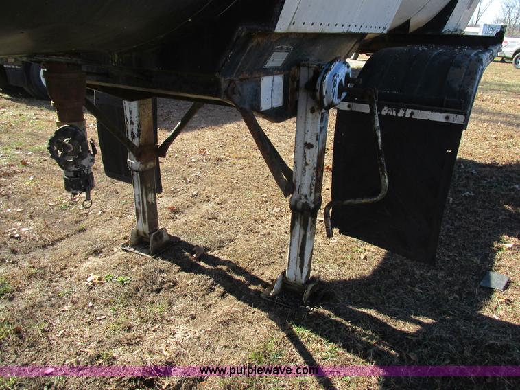 image for item L5350 1981 Fruehauf TEH-F2-R7000 tank trailer