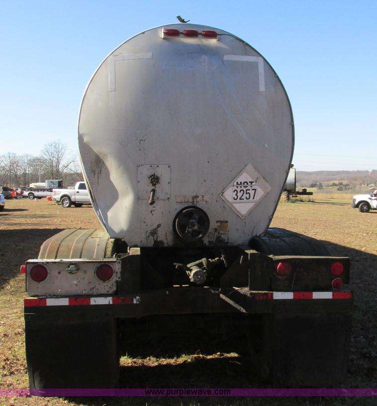 image for item L5351 1981 Fruehauf tank trailer