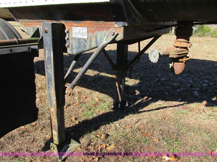 image for item L5351 1981 Fruehauf tank trailer