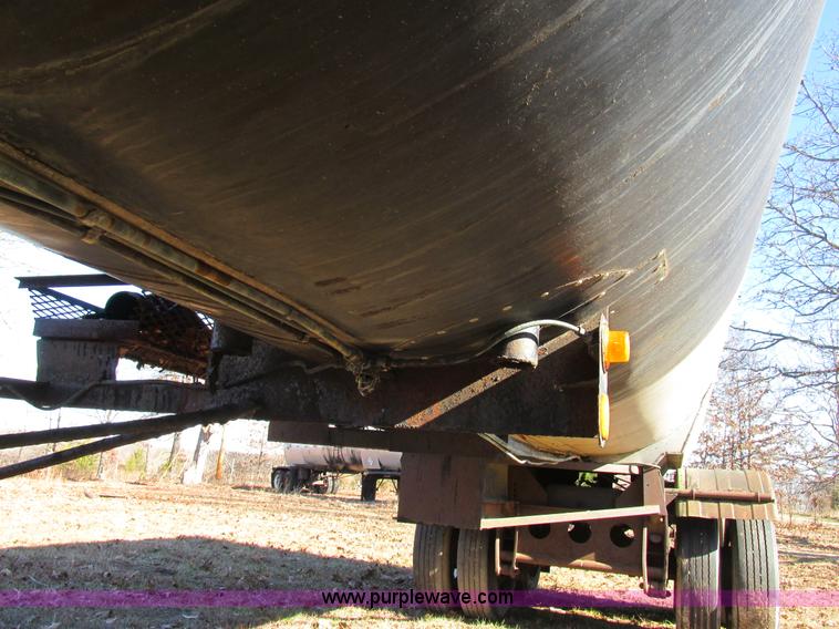 image for item L5351 1981 Fruehauf tank trailer