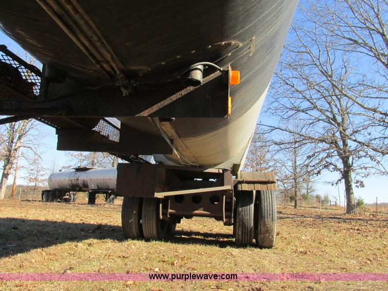 image for item L5351 1981 Fruehauf tank trailer