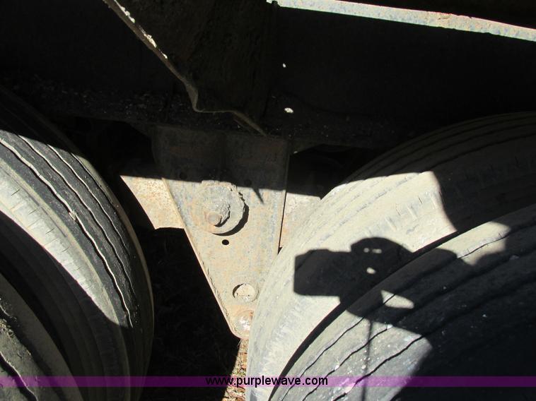 image for item L5351 1981 Fruehauf tank trailer