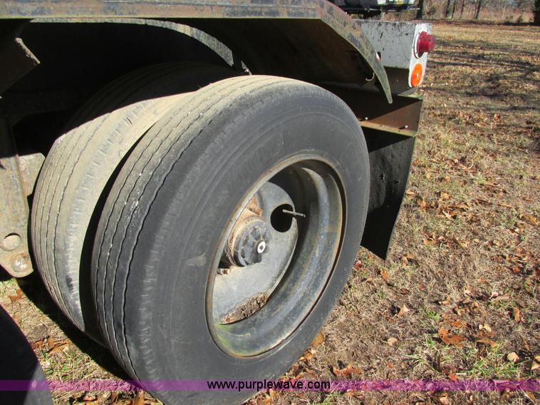 image for item L5351 1981 Fruehauf tank trailer