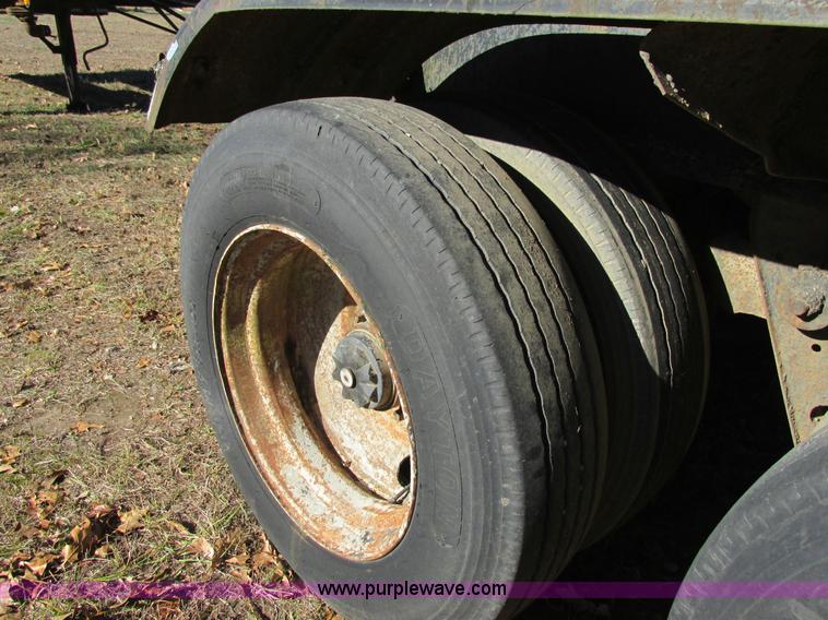 image for item L5351 1981 Fruehauf tank trailer