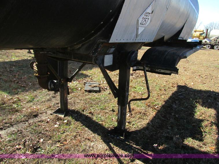 image for item L5351 1981 Fruehauf tank trailer