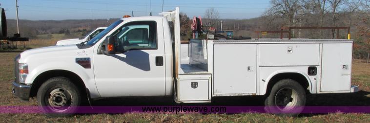 image for item L5352 2008 Ford F350 Super Duty XL utility truck