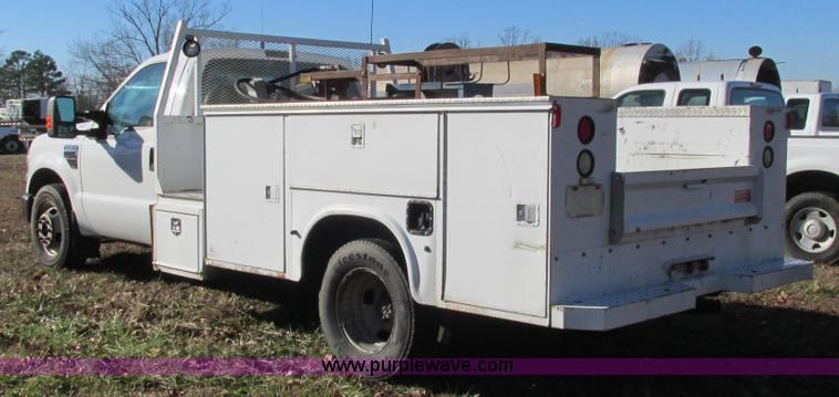 image for item L5352 2008 Ford F350 Super Duty XL utility truck