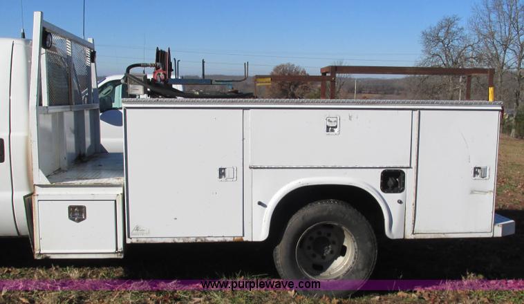 image for item L5352 2008 Ford F350 Super Duty XL utility truck