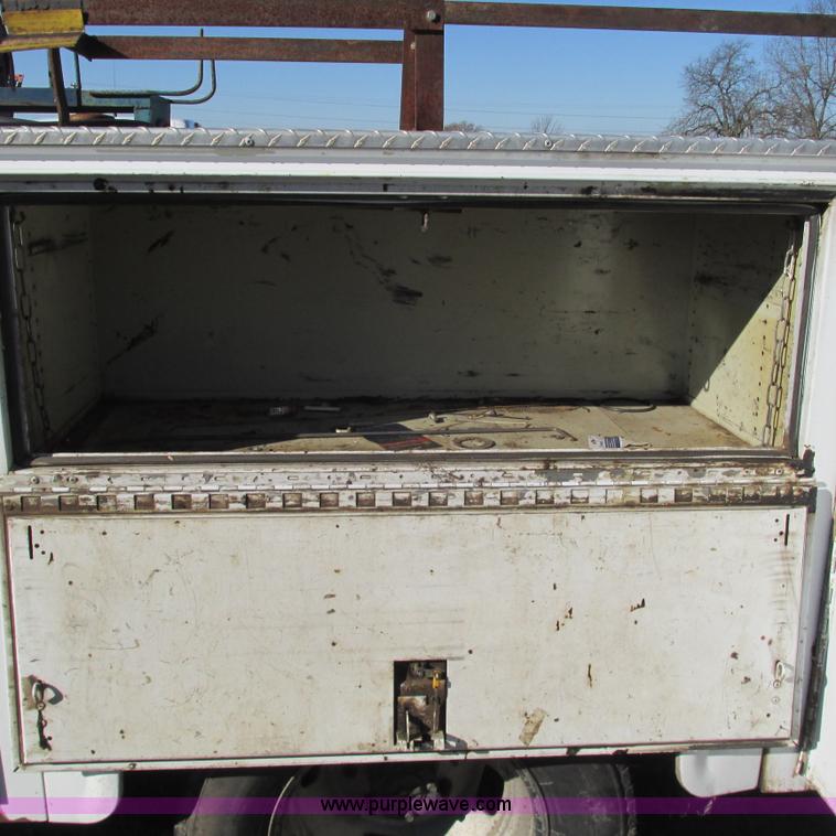 image for item L5352 2008 Ford F350 Super Duty XL utility truck