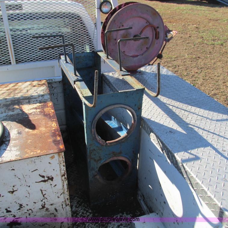 image for item L5352 2008 Ford F350 Super Duty XL utility truck