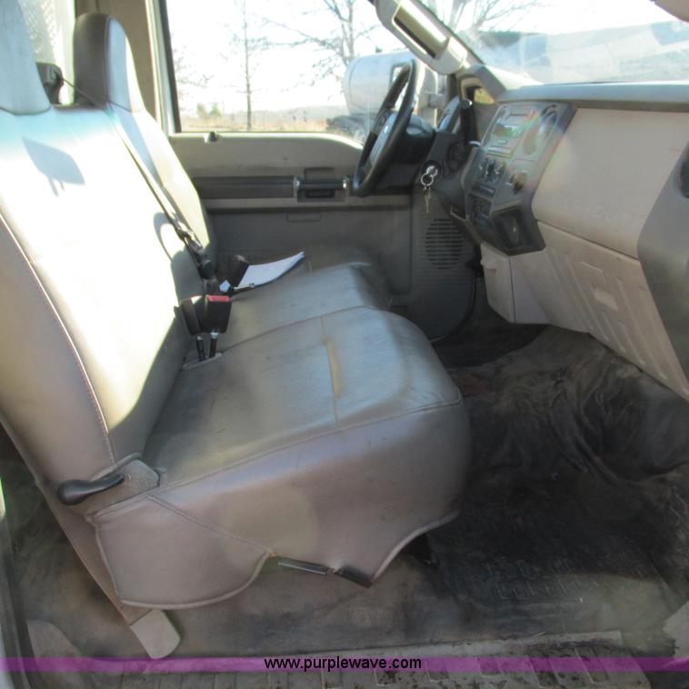 image for item L5352 2008 Ford F350 Super Duty XL utility truck