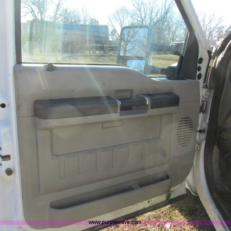 image for item L5352 2008 Ford F350 Super Duty XL utility truck