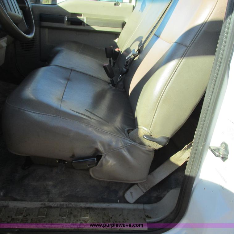 image for item L5352 2008 Ford F350 Super Duty XL utility truck