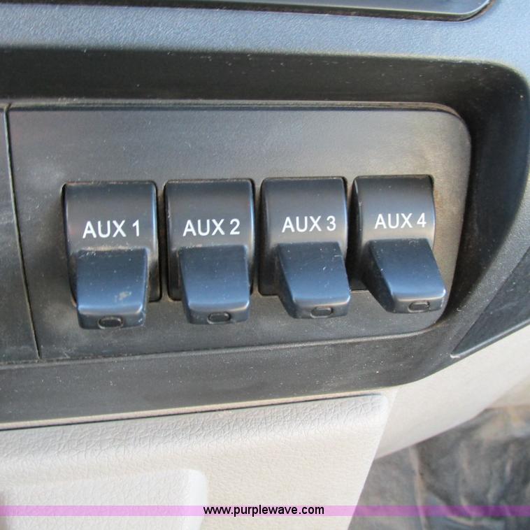 image for item L5352 2008 Ford F350 Super Duty XL utility truck