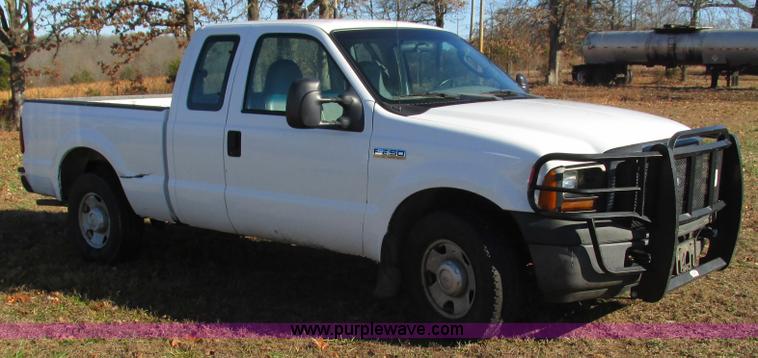 image for item L5353 2006 Ford F250 Super Duty XL SuperCab pickup truck