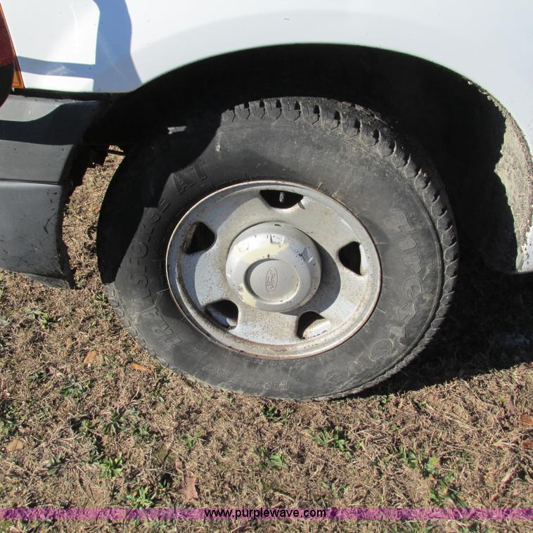 image for item L5353 2006 Ford F250 Super Duty XL SuperCab pickup truck