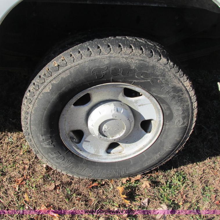 image for item L5353 2006 Ford F250 Super Duty XL SuperCab pickup truck